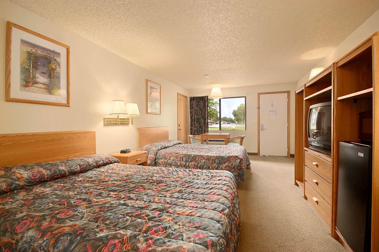 Days Inn By Wyndham Richland Habitación foto